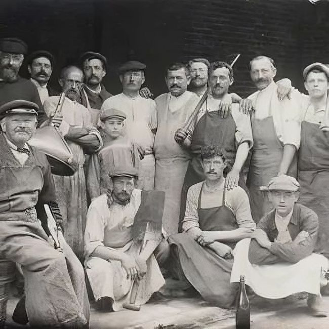 Famille PetitJean, Terroirs d’exception en Vallée du Rhône et en Champagne. Du Château La Croix des Pins, Domaine de Cassan, Domaine des Nymphes, Pol Cochet.